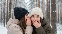 Diese 3 Sternzeichen lieben Gossip besonders – und so gehst du entspannt damit um